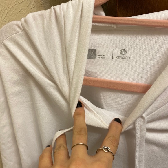 White pullover - Picture 2 of 3